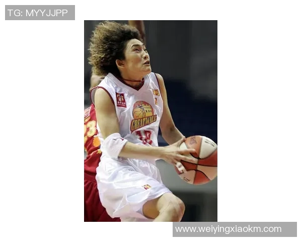 李芳专访:从球场新星到篮球传奇的成长之路回顾 李芳专访:从球场新星到篮球传奇的成长之路回顾